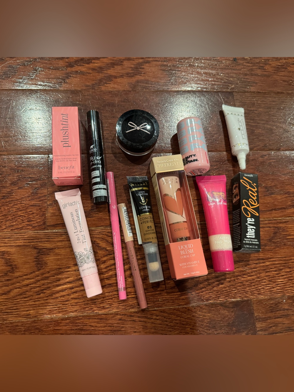 makeup bundle. - Picture 3 of 3